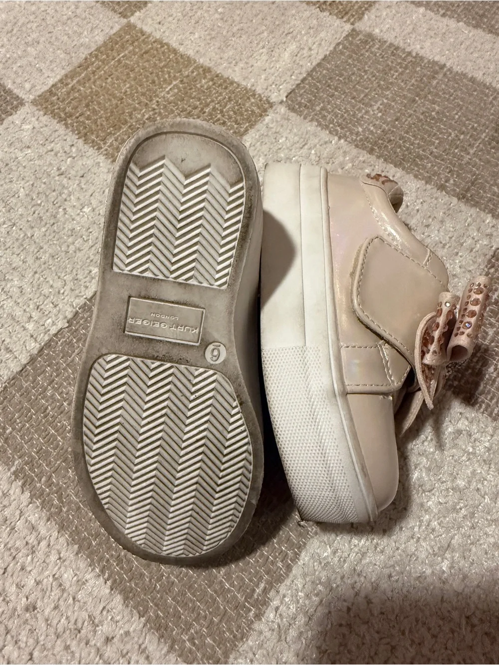 Kurt Geiger Girls Blush Iridescent Bow Crystal Sneakers